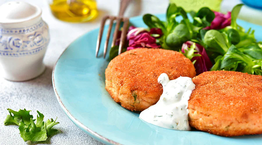 Low-FODMAP salmon sliders with rosemary aioli